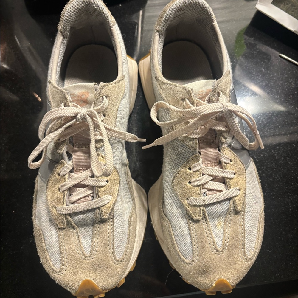 New Balance 327 Sneakers